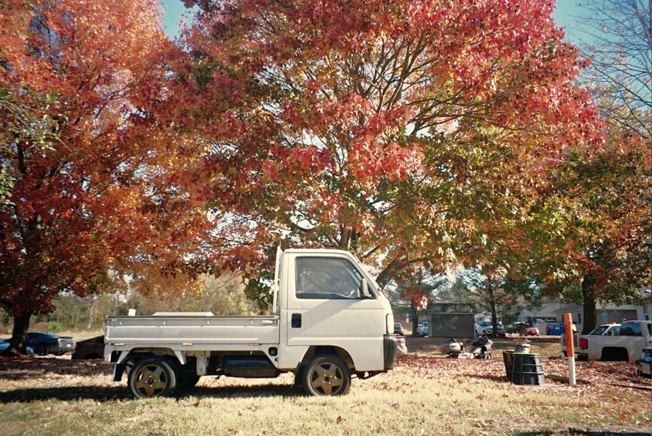 A real Simply Floatin Honda Acty Kei truck